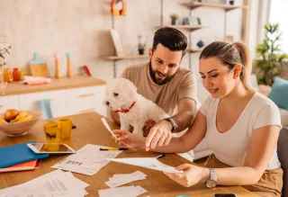Finding The Best Insurance Plan For Your Dogs | Article Thumbnail